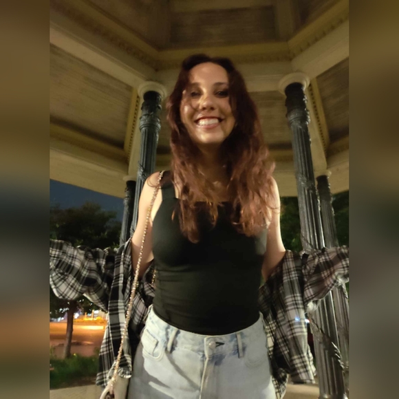 Meet your Posher, Sara - Picture 6 of 7